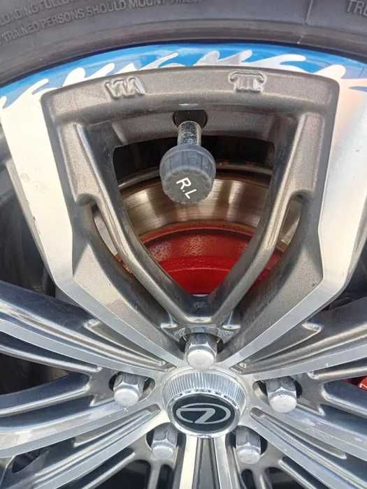 Lexus is 250 AWD 2011г.в.