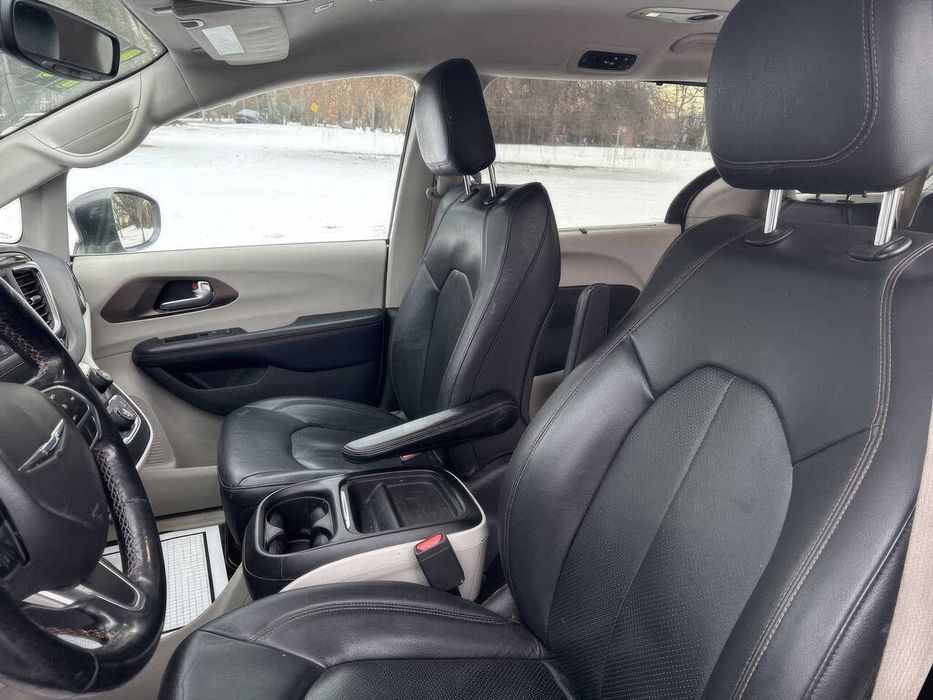 Chrysler Pacifica      2019