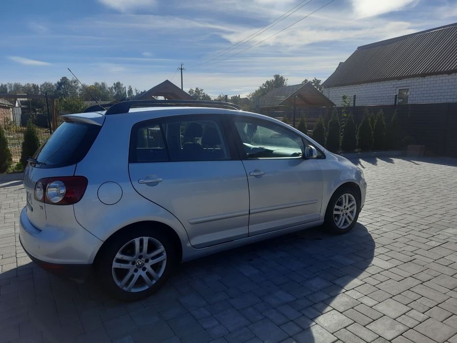 Продам власний автомобіль Volkswagen Golf Plus 2008 р.. в ідеальному стані, вкладень не потребує. аюансів ні по кузову, ні по ходовій.