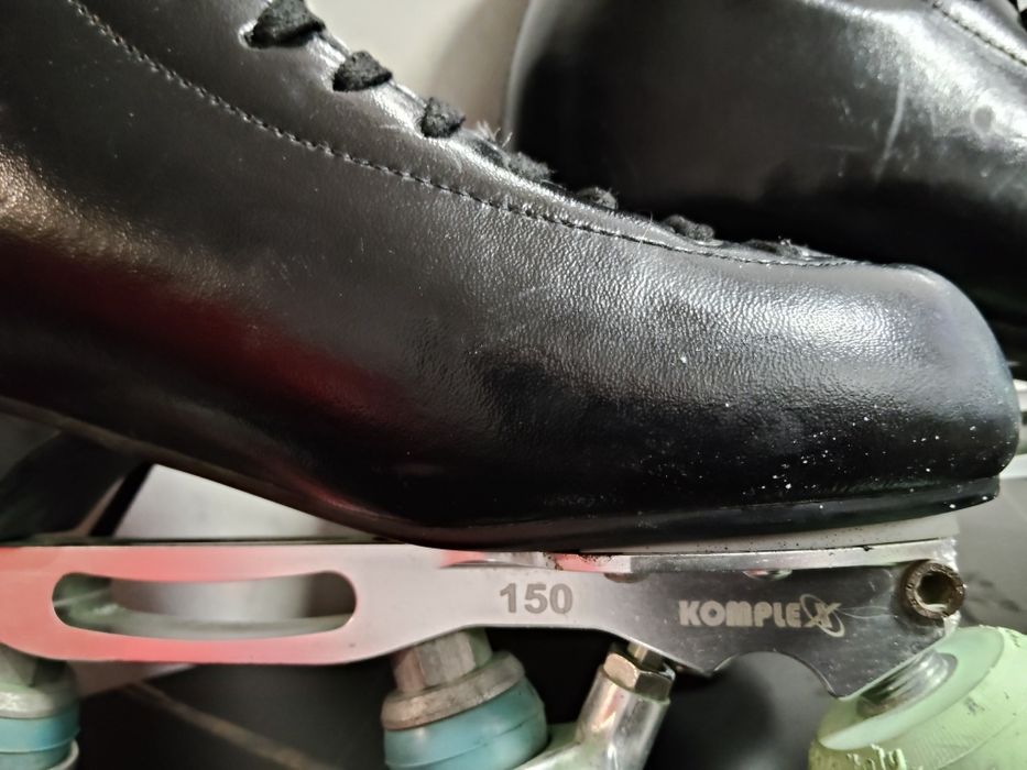 Patins de patinagem artística