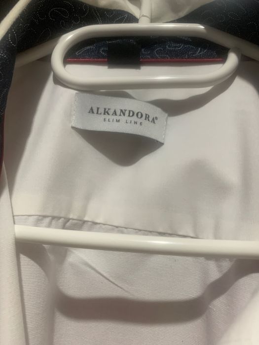 Biała koszula męska