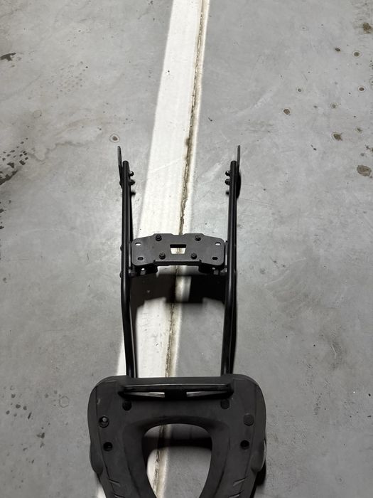 Кріплення кофра на suzuki gsx 8s