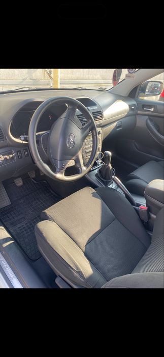 Toyota Avensis 2.0
