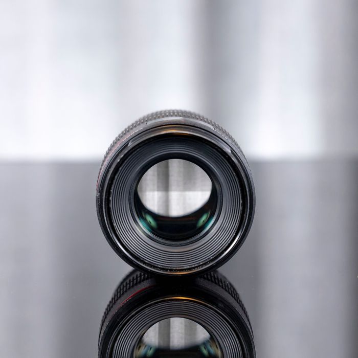 Canon EF 100mm f/2.8L Macro IS USM