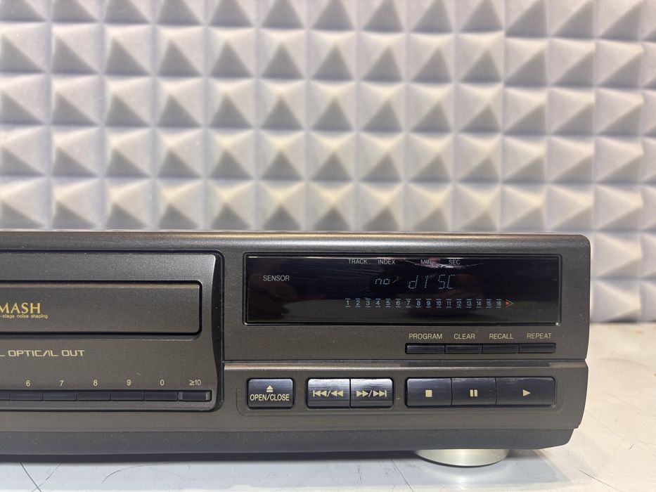 Odtwarzacz CD Technics SL PG 590