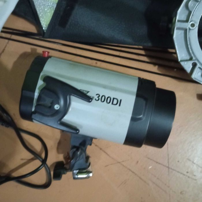 фотоспалах Godox pioneer + софтбокс 60 \ 90