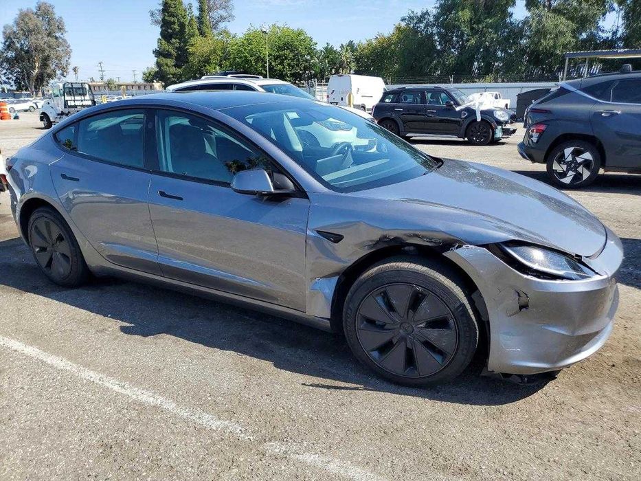 Tesla Model 3 2025