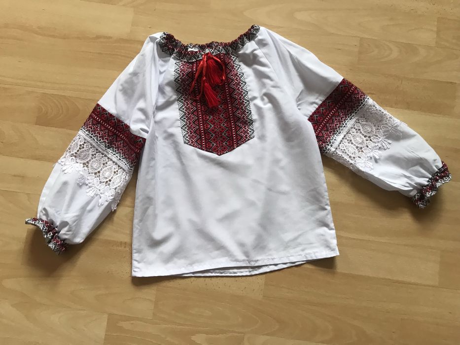 Український костюм-вишиванка для дівчинки, ріст 116–122 см