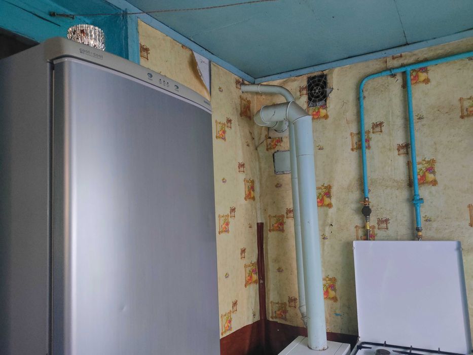 Продам частину будинка в районі зупинки Расвєт