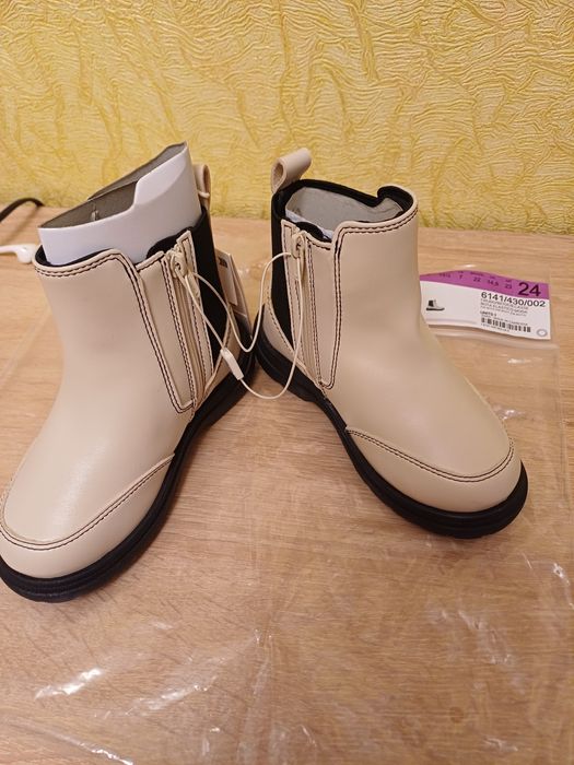 продам дитячі чоботи Zara 24