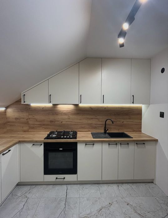 Kuchnie, szafy na wymiar