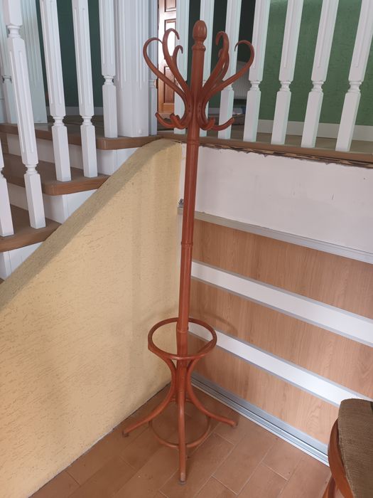 Вішак для одягу окремо стоячий та на стіну