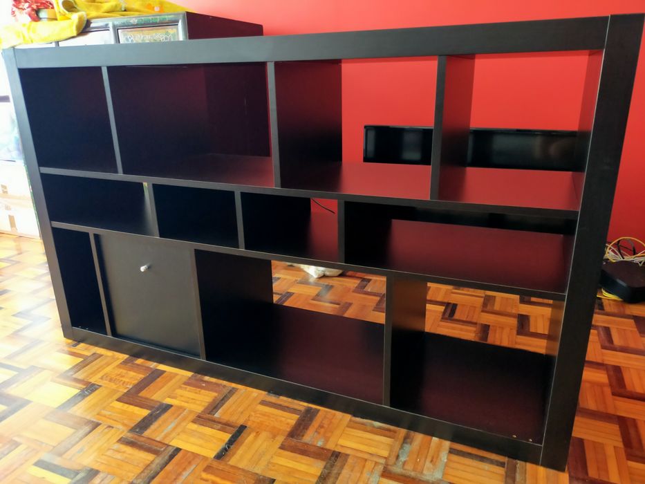 Estante preta IKEA. Negociável.