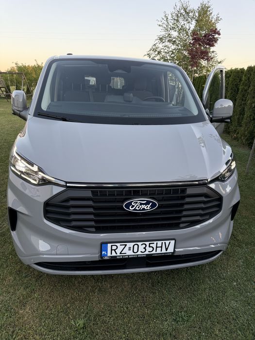 Wynajem  -Nowy Ford Transit Custom 9 - osobowy