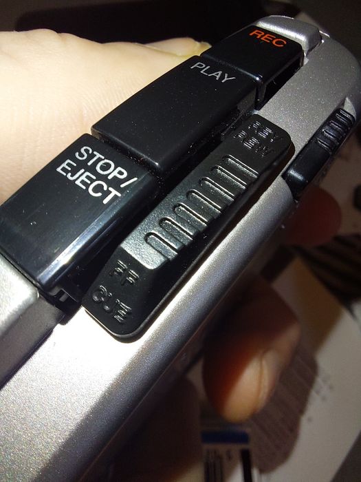 продам микрокассетный диктофон OLYMPUS Pearlcorder S713