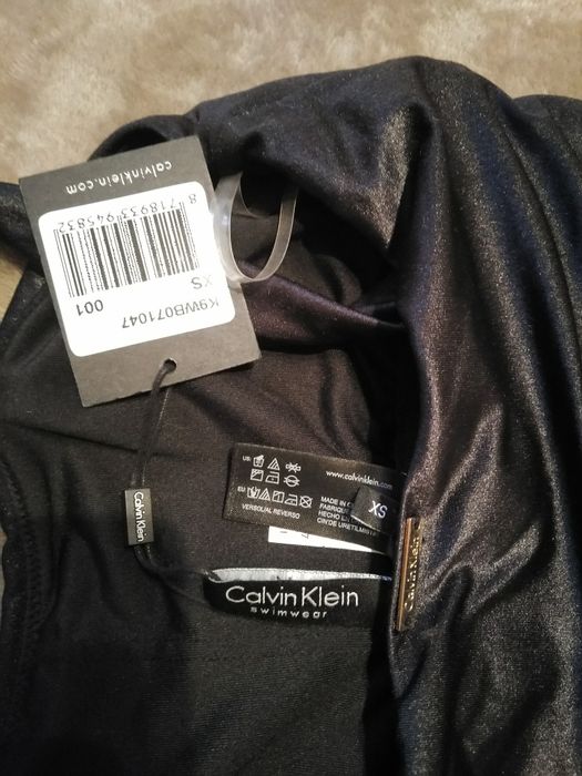Шикарний купальник Calvin Klein суцільний