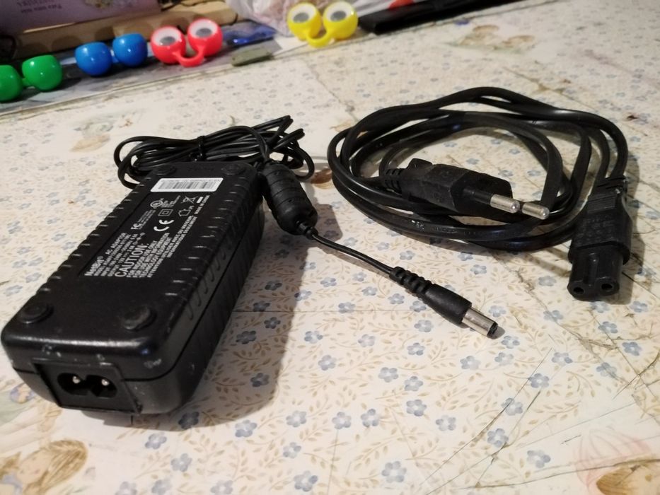 Vendo carregador novo