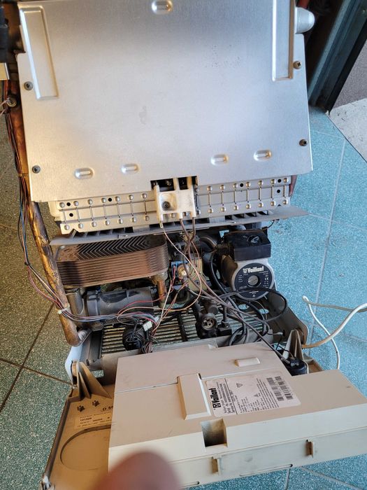 Kocioł Vaillant VUI PL 280-7 + sterownik VRT 390 + pompa + rury, 100% sprawności