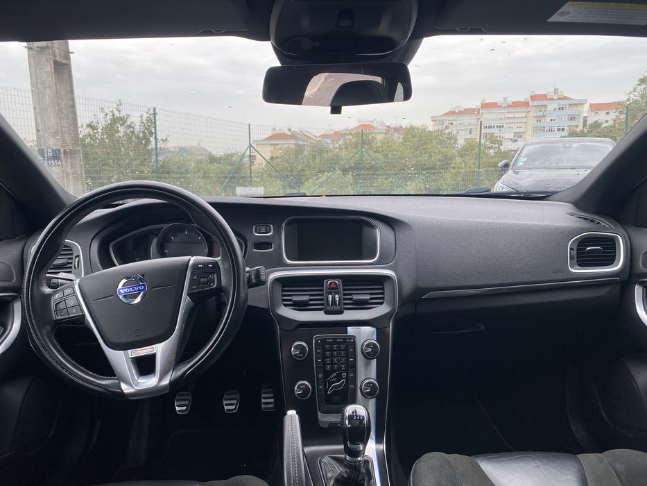 Volvo v40 R-Design