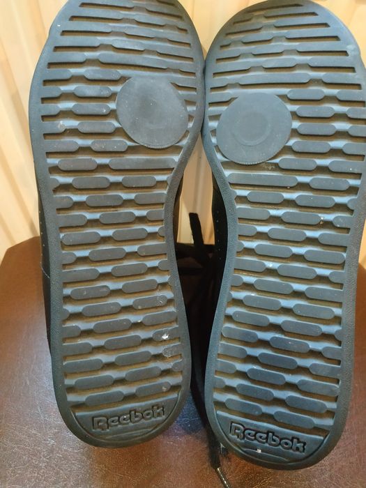 Жіночі кросівки 38 розміру Reebok