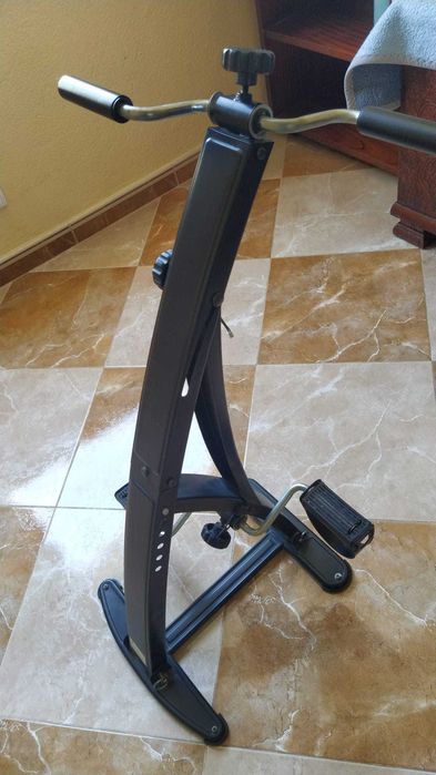 Bicicleta de pés e mãos
