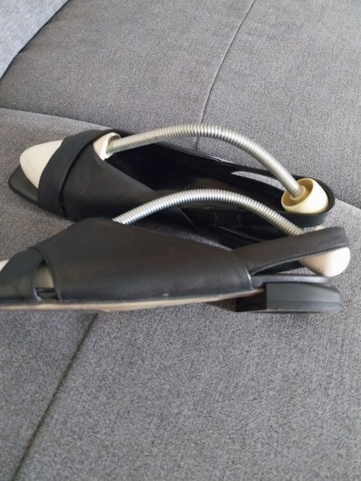 Gino Rosi r 39 skórzane sandalki
