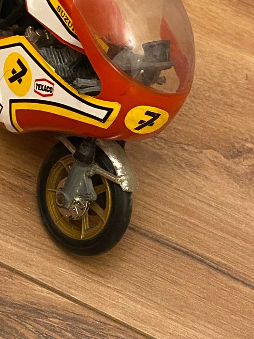 Miniatura de Mota Vintage Suzuki GP a dois tempos