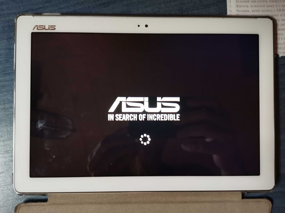 Планшет Asus ZenPad 10 16GB Rose Gold - працює повільно!