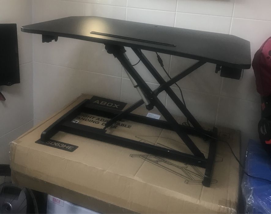 Стіл для ноутбука/компʼютера