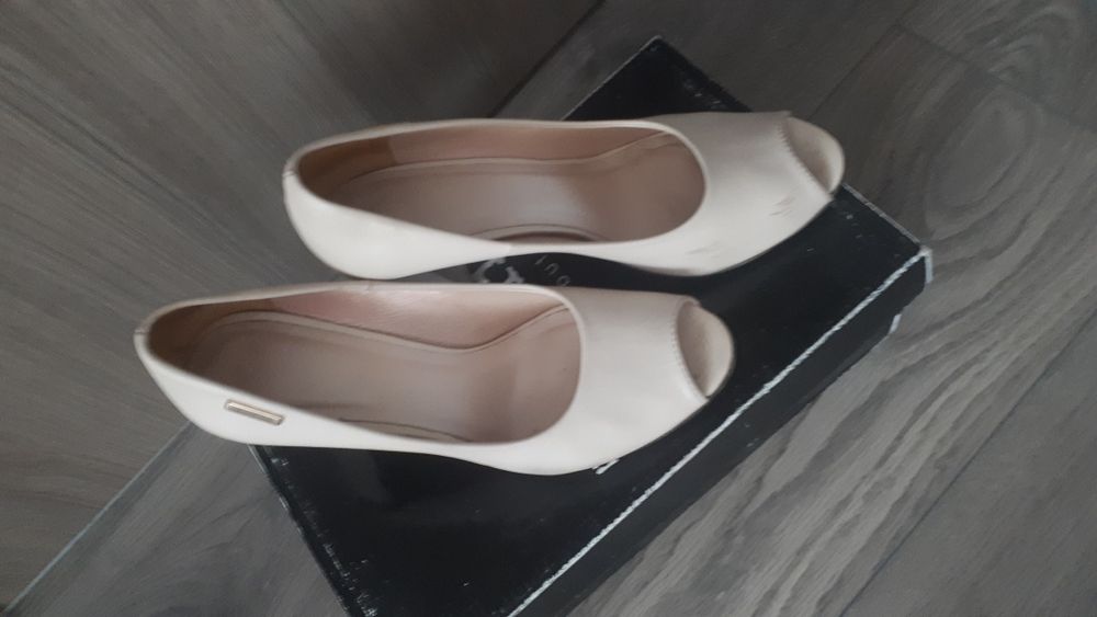 Półbuty skórzane na obcasie