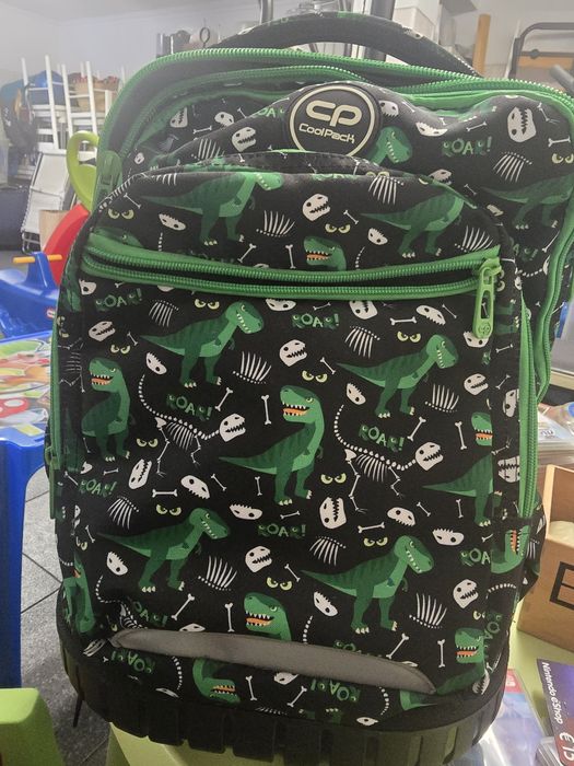 Mochila escolar nova