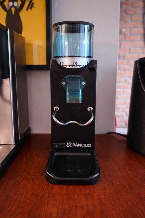 Ekspres do kawy Rancilio Silvia i młynek Rocky