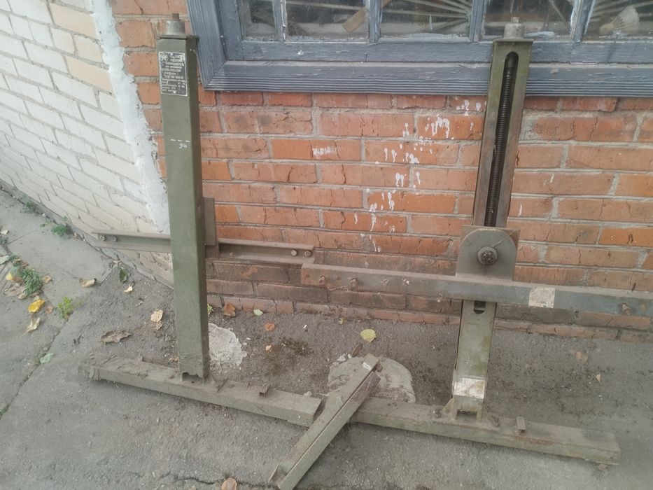 Опрокідиватель для авто