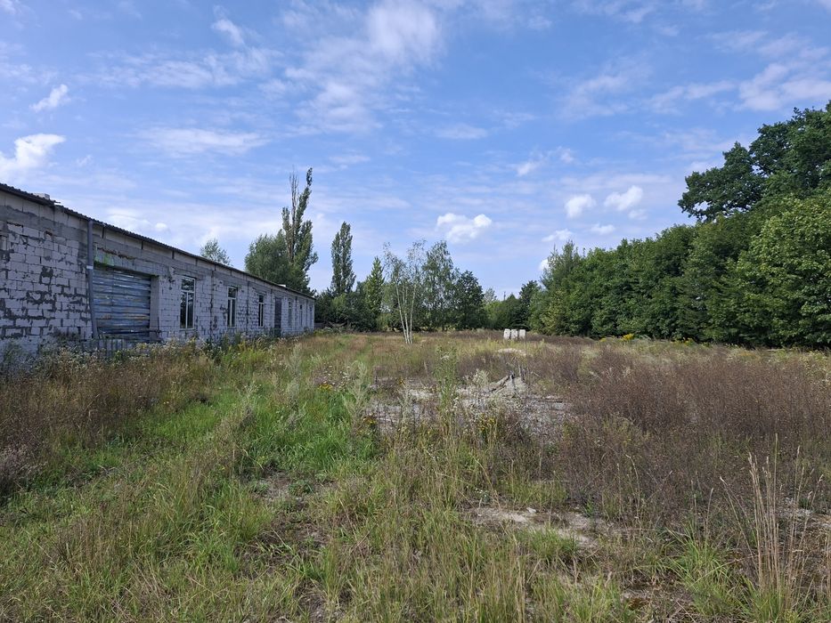 Продаються виробниці (комерційні) приміщення