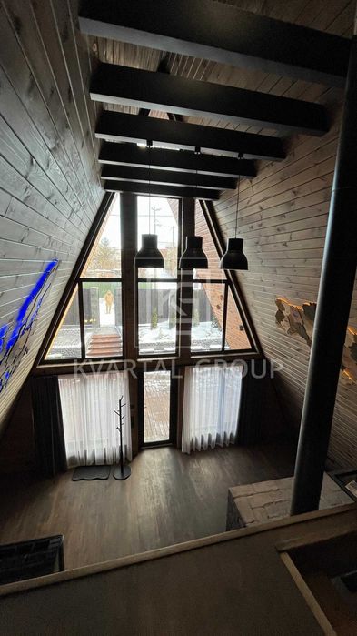 A-Frame у Бучі 116 м² з дизайнерським ремонтом і терасами