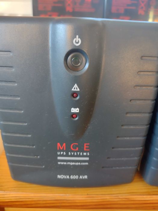 Zasilacz awaryjny UPS MGE Nova 600 avr