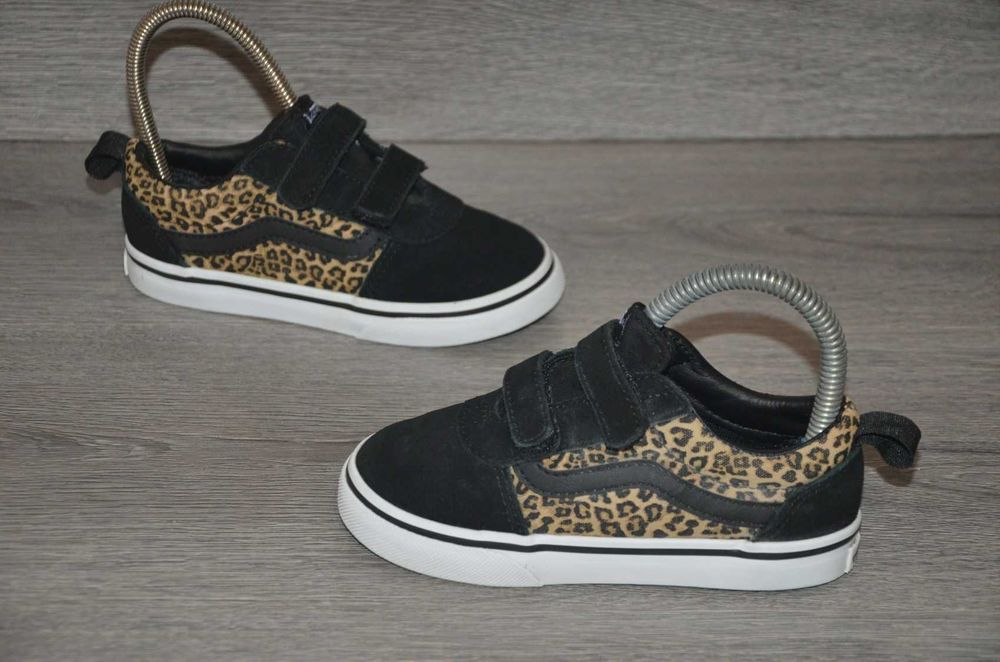 Продам кросівки Фірма VANS.