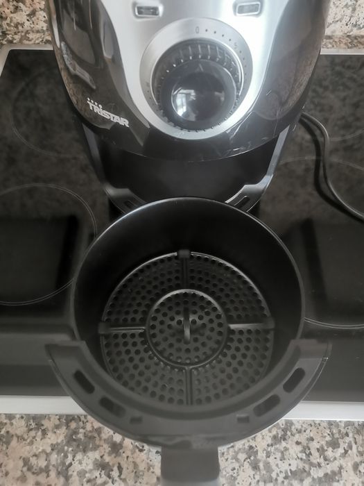 Air fryer Tristar preta