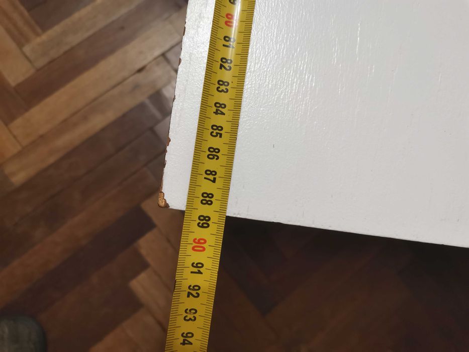 Стіл журнальний.