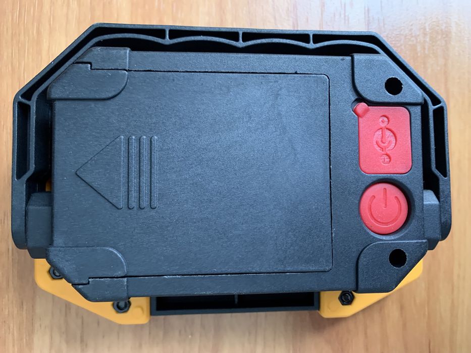 Аккумуляторный светодиодный прожектор 20 Вт (с функцией Power Bank)