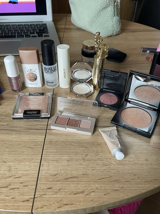 Великий лот косметики