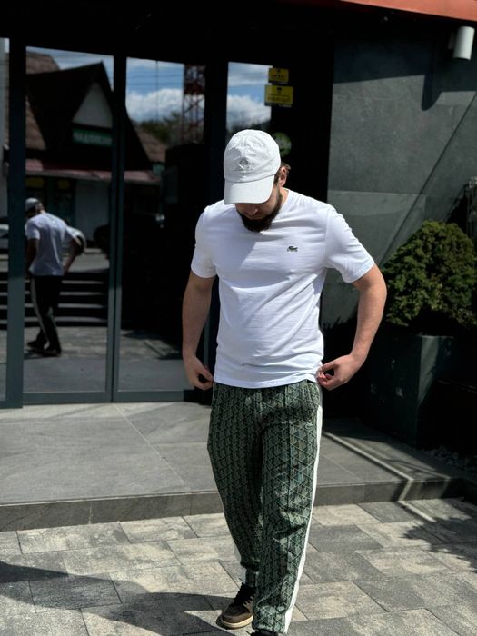Белая футболка Lacoste