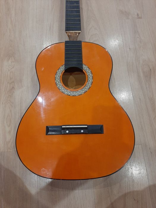Classical Guitar Restoration504563062686371841