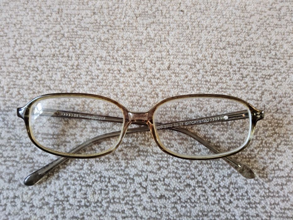 очки  для зрения, правое - 2, левое - 1.25,  оправа.