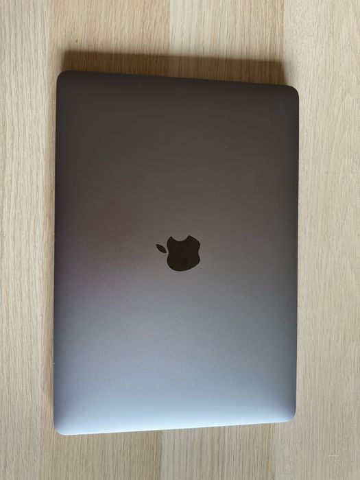 MacBook Air M1 13 (2020) 8/256GB+ okablowanie, pudelko, Magic Mouse