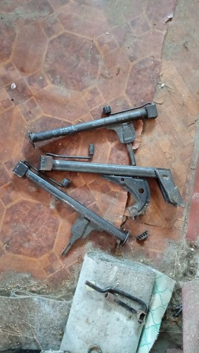 Домкраты автомобильные оригинальные