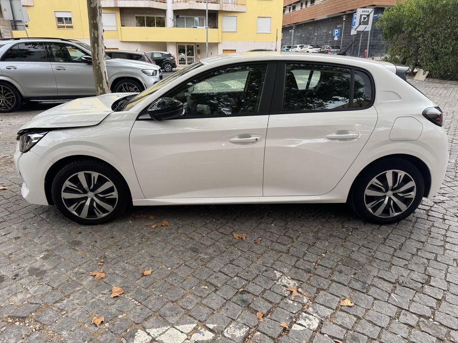 Peugeot 208 1.5 — photo 2