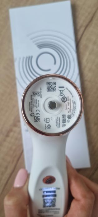 LumiSpa iO urządzenie  do twarzy