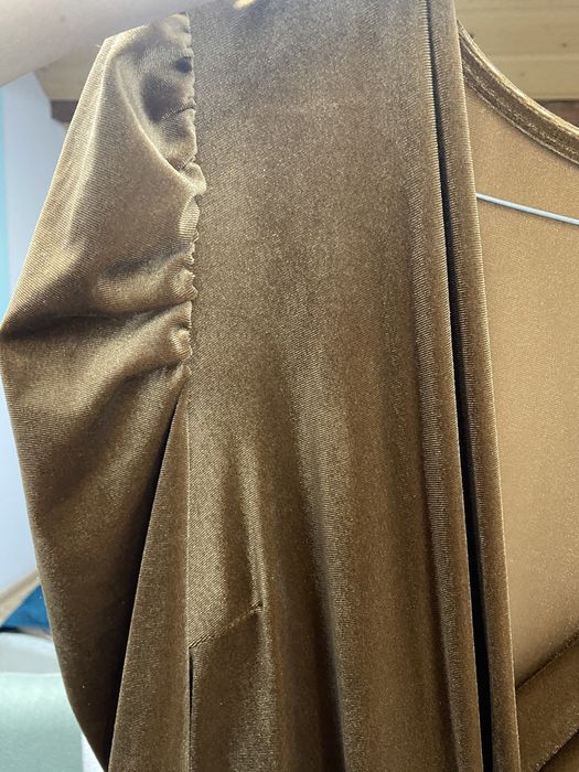 Sukienka welurowa złota jasny brąz