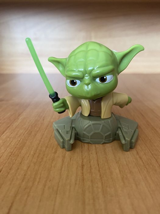 Велика фігурка Kinder Maxi Star Wars, майстер джедай Йода (Зоряні війн